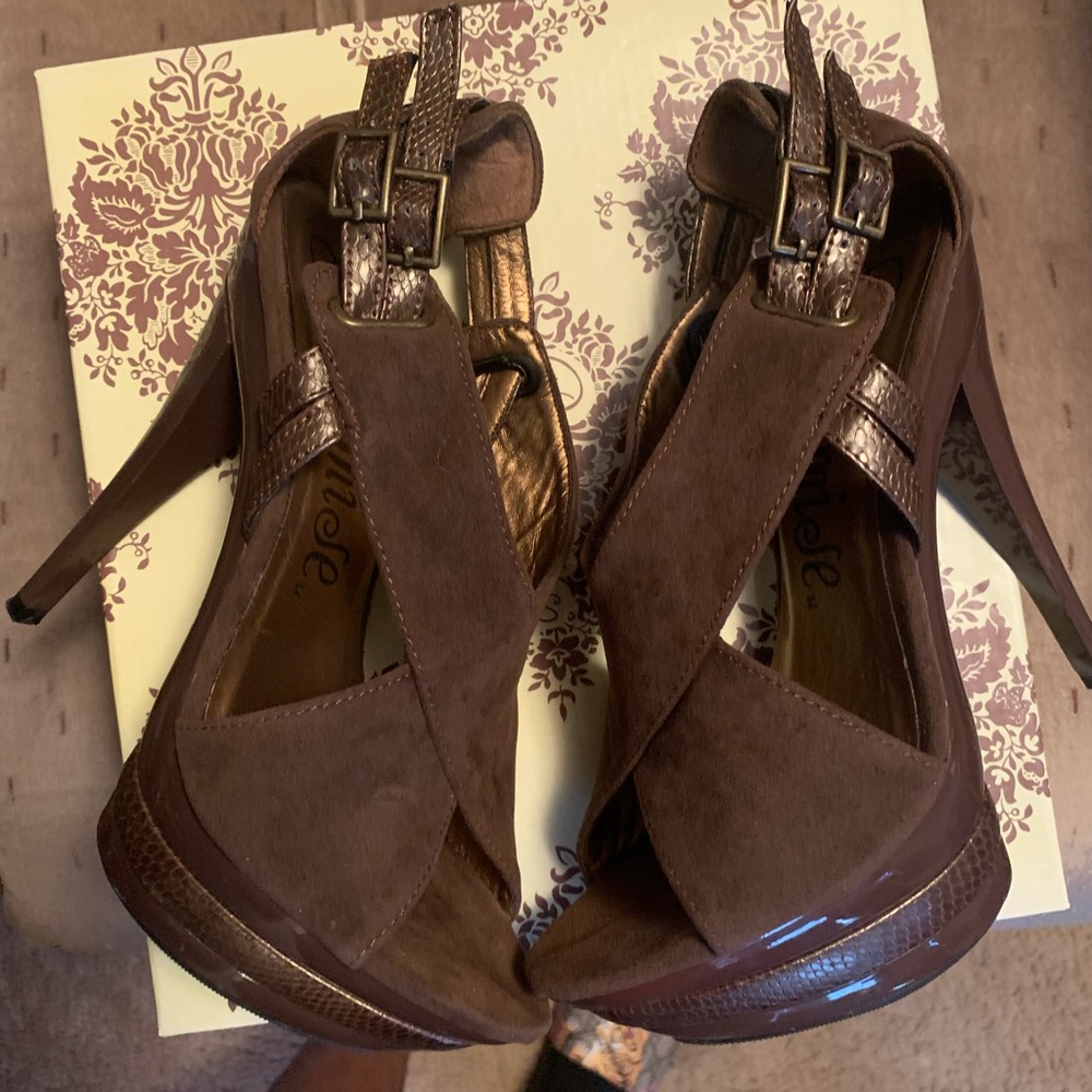 Super sexy chunky brown sandals